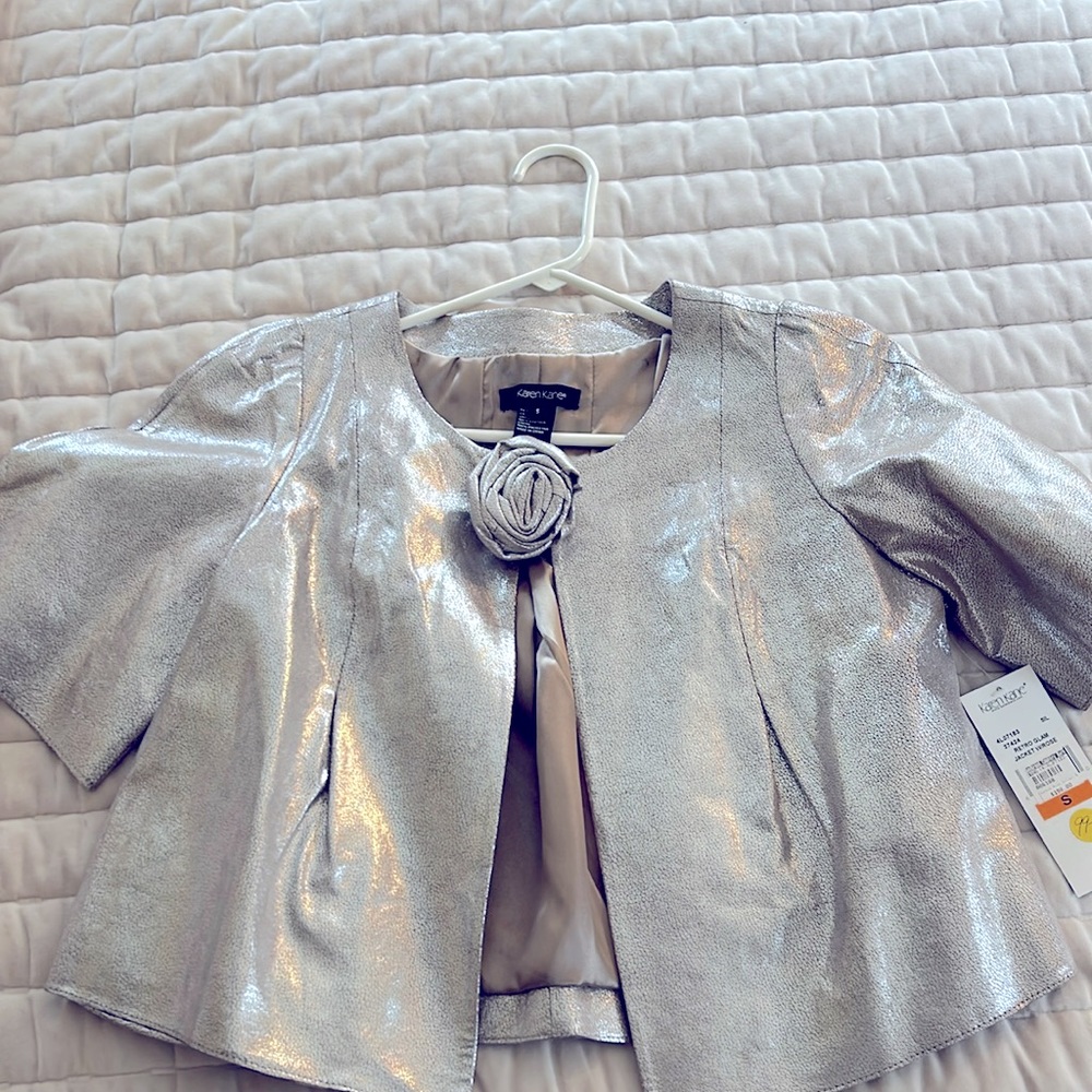 Karen Kane cropped embossed leather jacket with rose detail size Small NWT